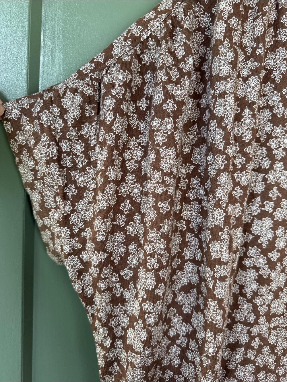 LOFT Brown Floral Split Neck Top - NWT - Picture 5 of 9